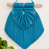 "Clam Shell“ Macrame Wall Hanging in Aquamarine