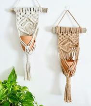 Load image into Gallery viewer, Macrame Plant Hanger - Wave Design
