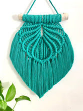 Load image into Gallery viewer, &quot;Clam Shell“ Macrame Wall Hanging - CUSTOM DESIGN
